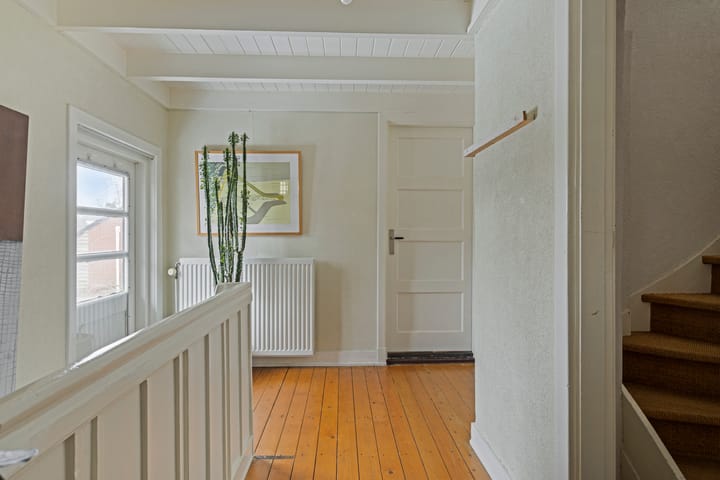 Photo 44 of Plantsoenstraat 7