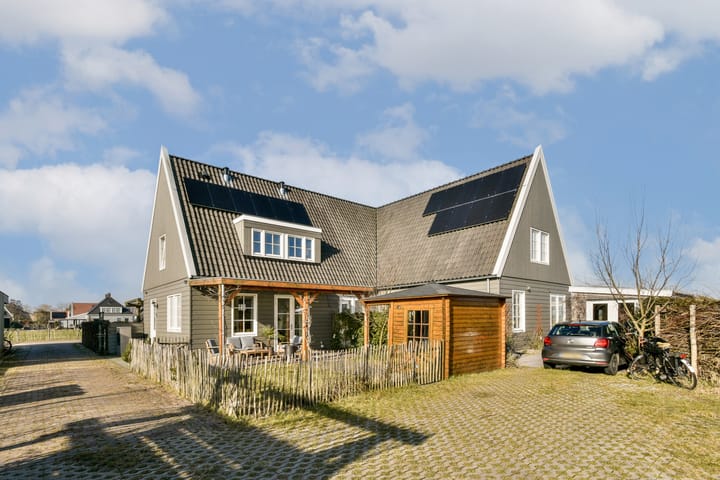 Foto 32 van Drs. J. van Disweg 8