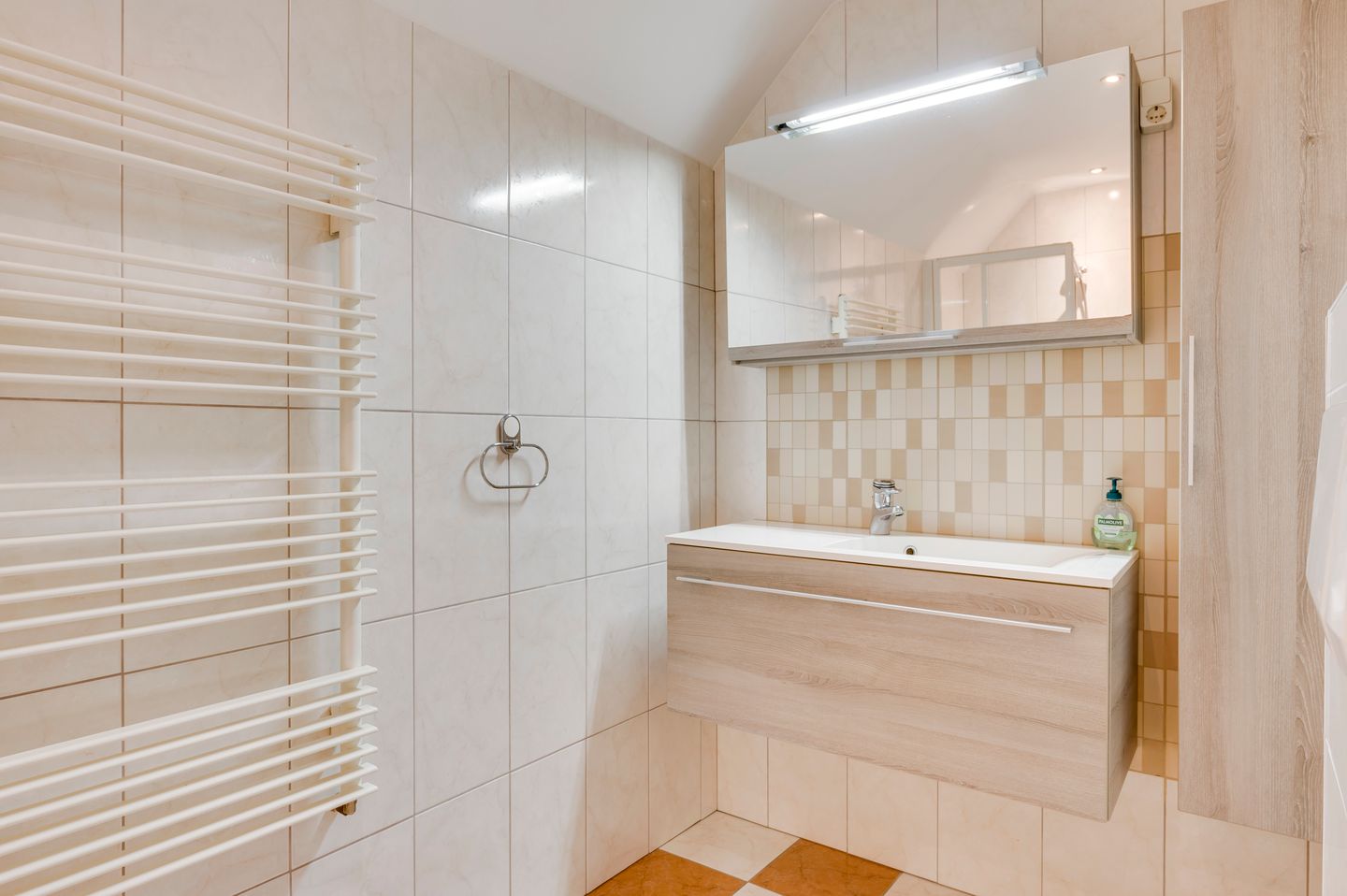 Foto 20 van Burgemeester Thomas Wackersstraat 16-A