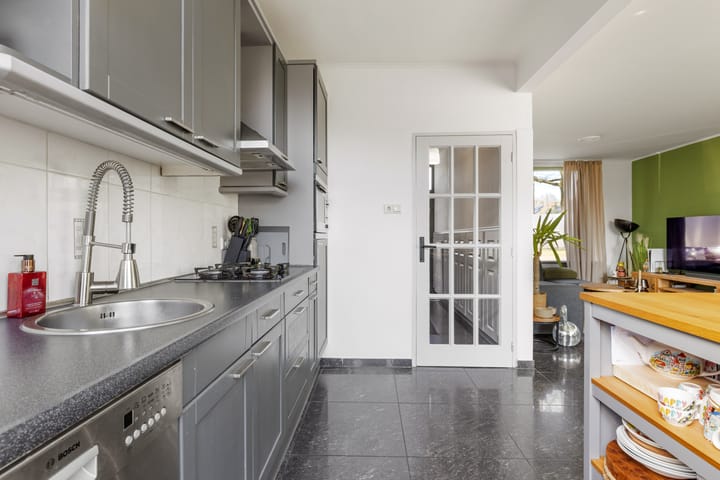 Foto 12 van Borodinstraat 60