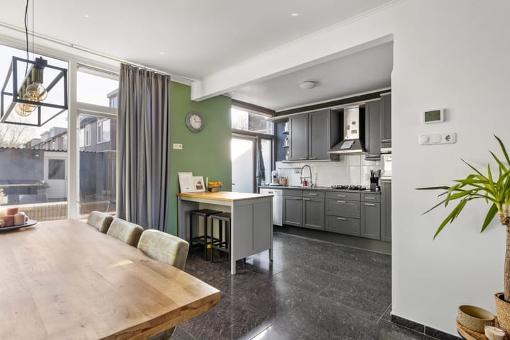 Foto 9 van Borodinstraat 60