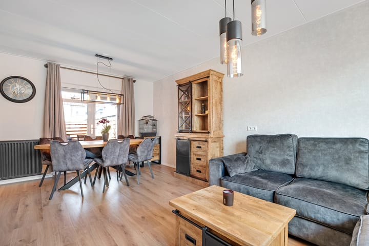 Photo 4 of Reinder Eikelboomstraat 6