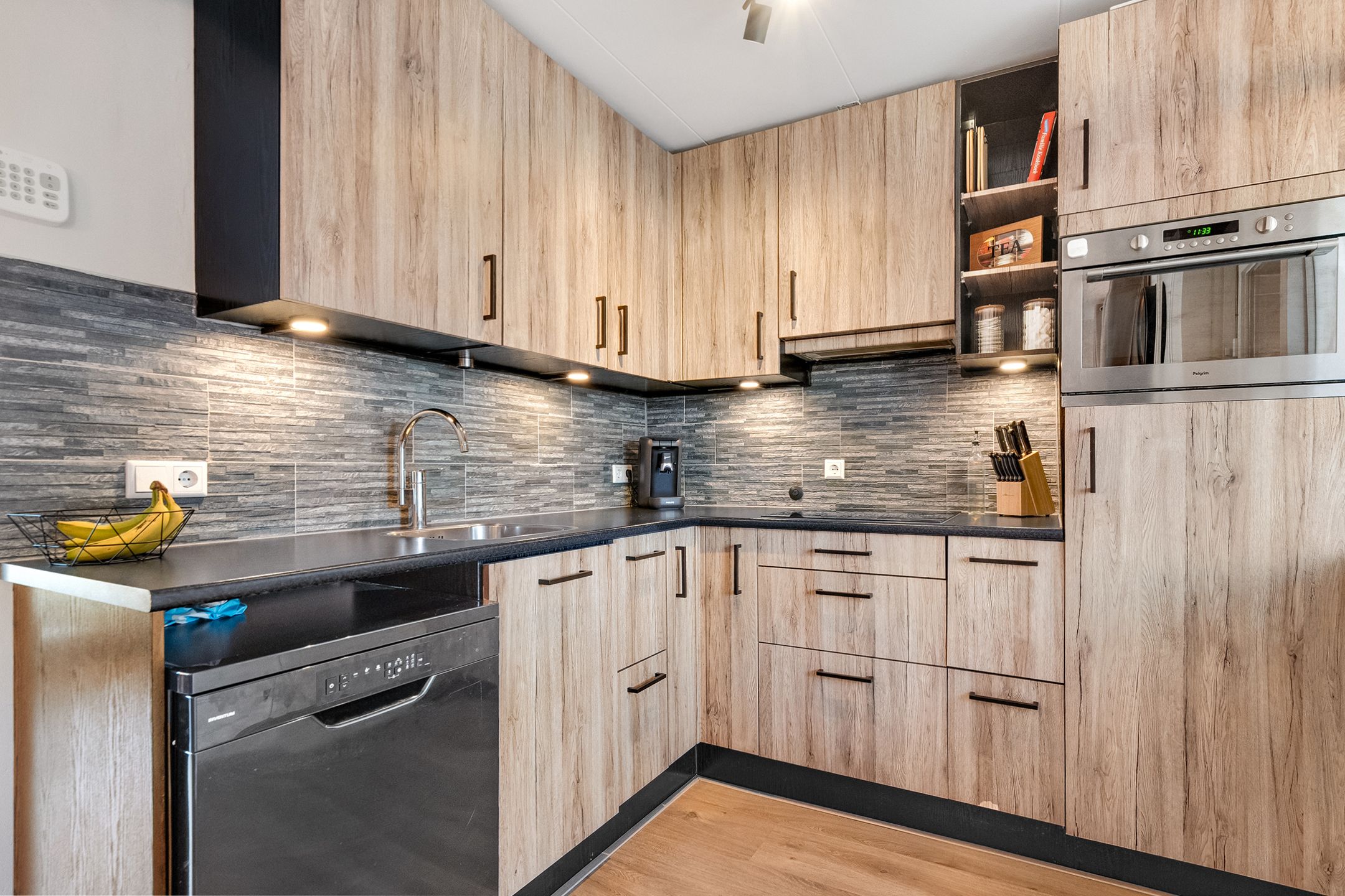 Photo 6 of Reinder Eikelboomstraat 6