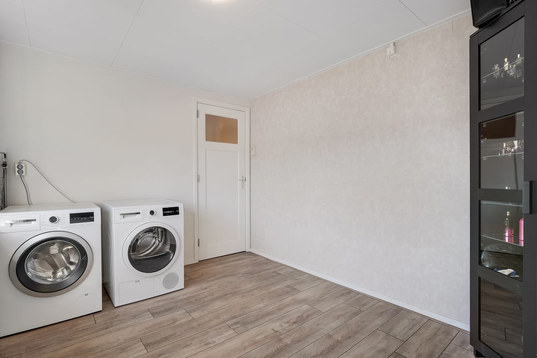 Photo 16 of Reinder Eikelboomstraat 6