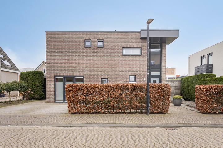 Koopwoningen - huizen te koop in [Funda]