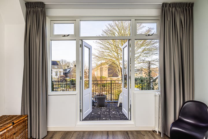 Foto 44 van Weeresteinstraat 9