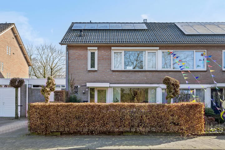 Foto 6 van Adelheid van Voornstraat 8