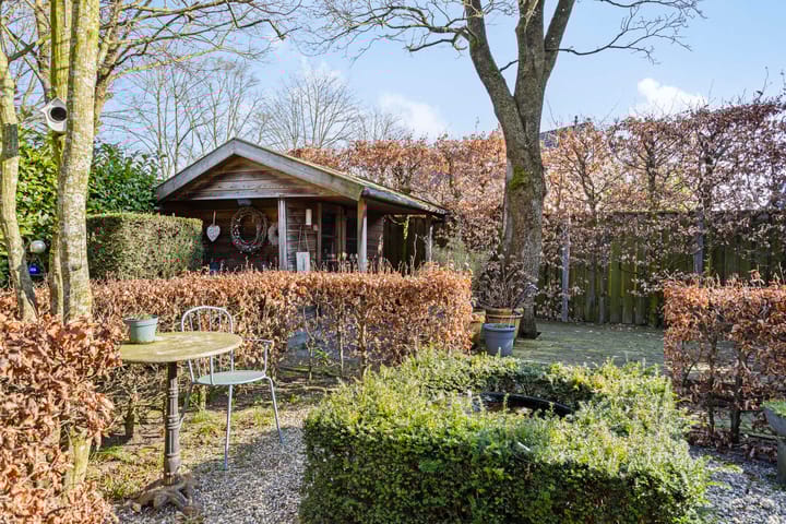 Foto 40 van Adelheid van Voornstraat 8