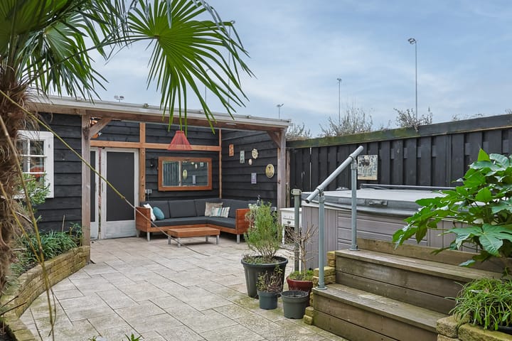 Foto 3 van van Schagenhof 17