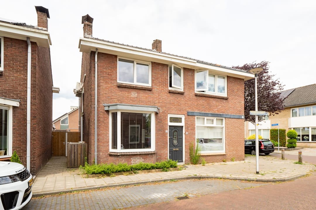 Photo 1 of Pieter Bothstraat 43