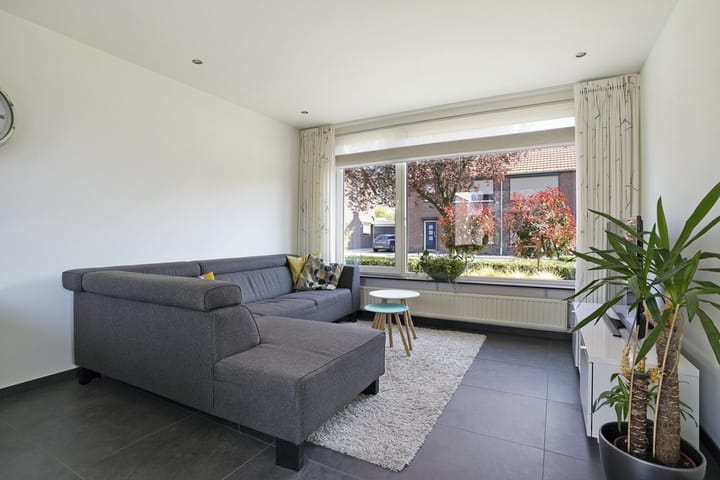 Photo 2 of Kapelaniestraat 51