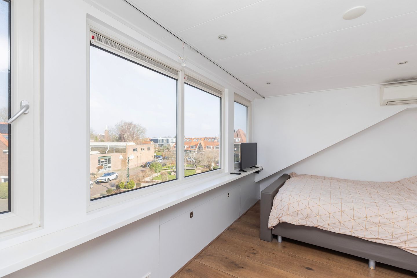 Foto 29 van Burgemeester de Bordesplein 16