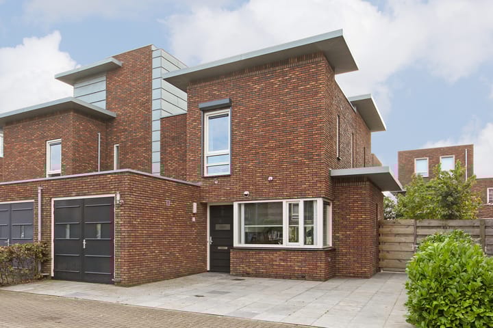 Foto 1 van Tegelzetter 33