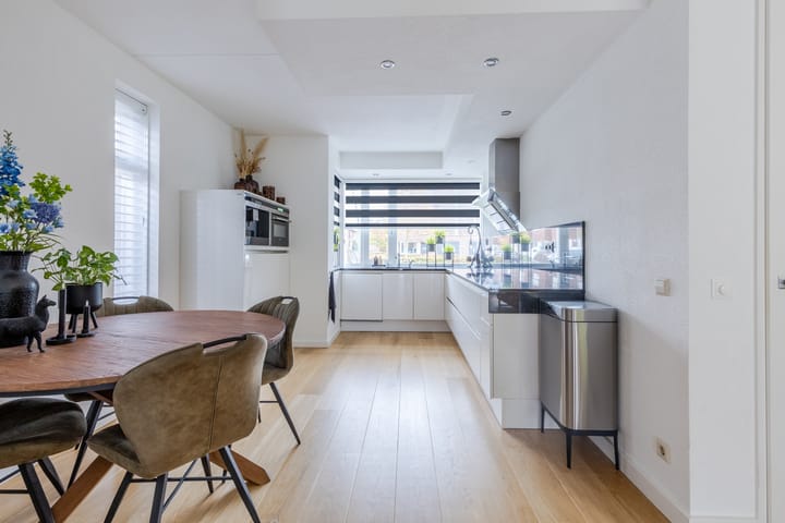 Foto 11 van Tegelzetter 33