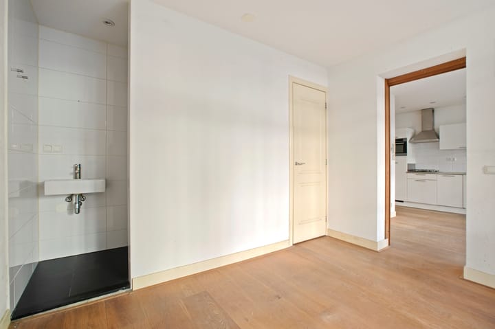 Foto 10 van Eerste Atjehstraat 75-B