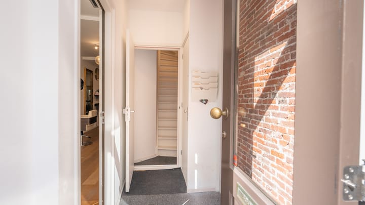 Photo 8 of Haarlemmerstraat 196-C