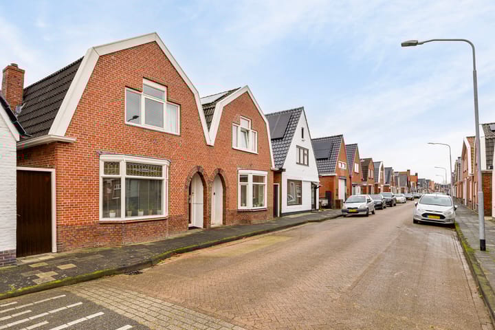 Photo 29 of Marcus Buschstraat 83