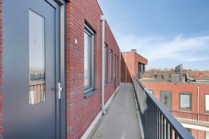 Foto 28 van Bernhardlaan 67