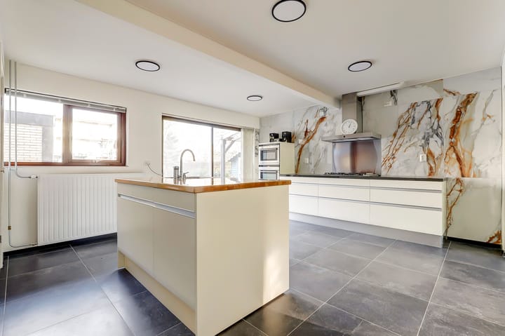 Foto 17 van Biezenstraat 146