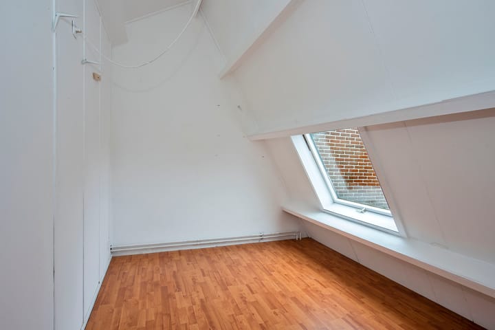 Foto 29 van Robert Stolzstraat 81