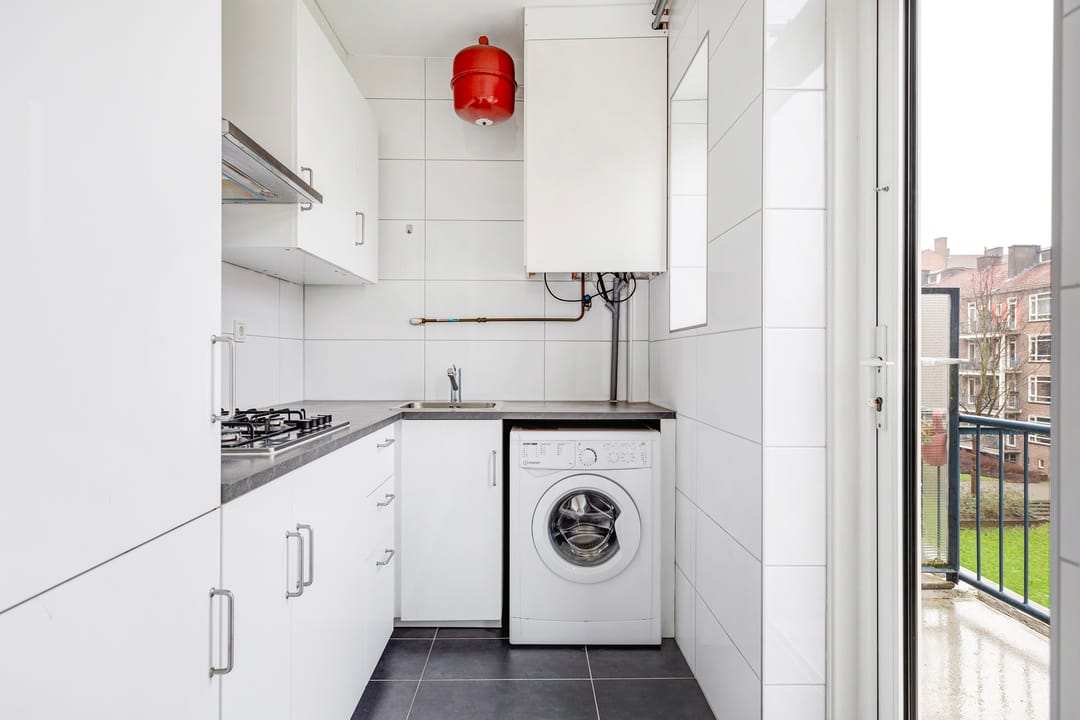 Photo 11 of Johan de Meesterstraat 13-C