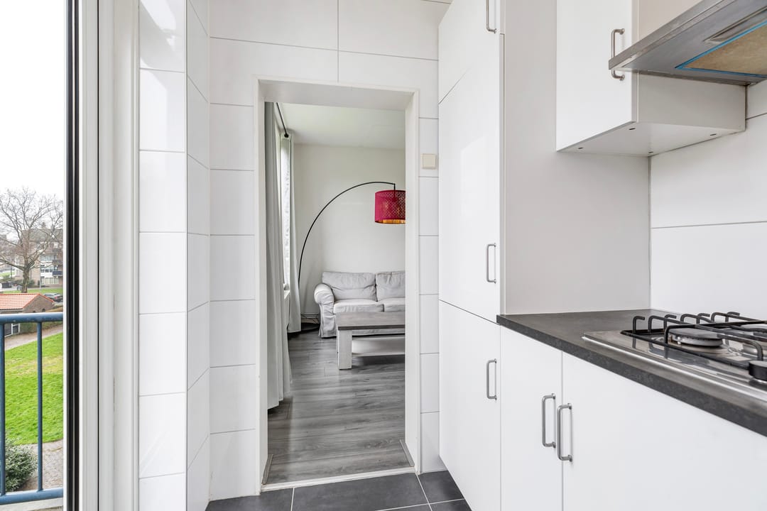 Photo 16 of Johan de Meesterstraat 13-C