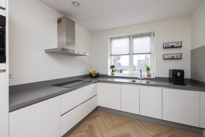 Foto 15 van De Laan van Westlands Roem 36