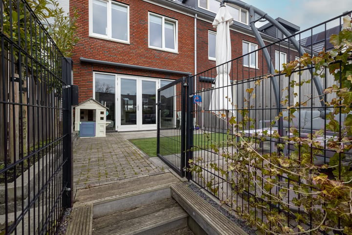 Foto 38 van De Laan van Westlands Roem 36