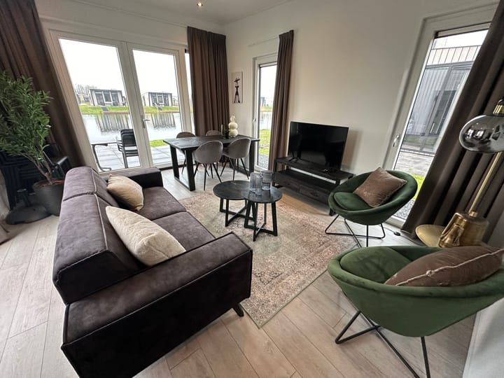 Photo 2 of Flevoweg 90-724