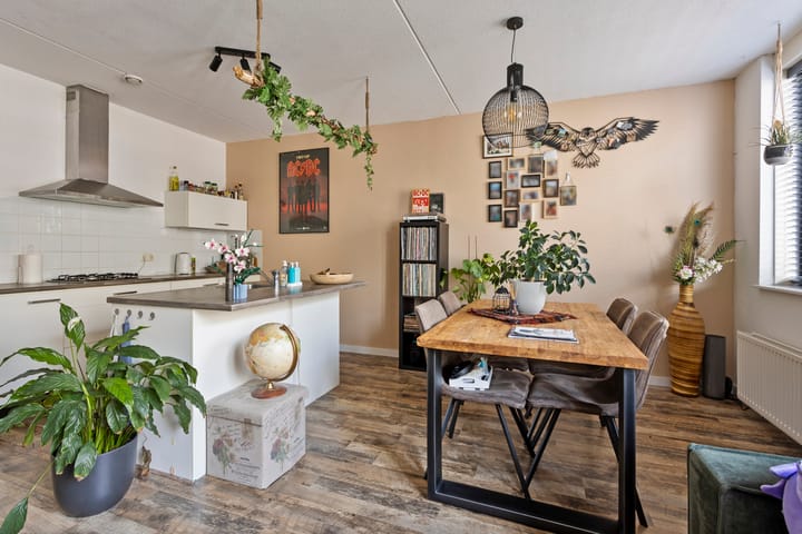 Foto 12 van Julianastraat 1-L