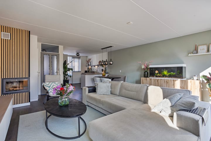 Foto 2 van Smaragd 55