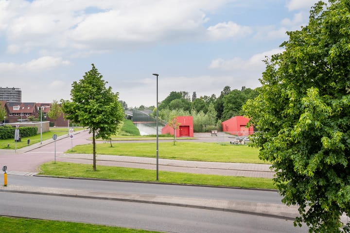 Foto 36 van Burgemeester Van Haarenlaan 1379