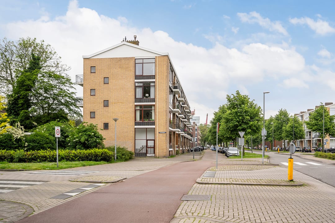 Foto 41 van Burgemeester Van Haarenlaan 1379