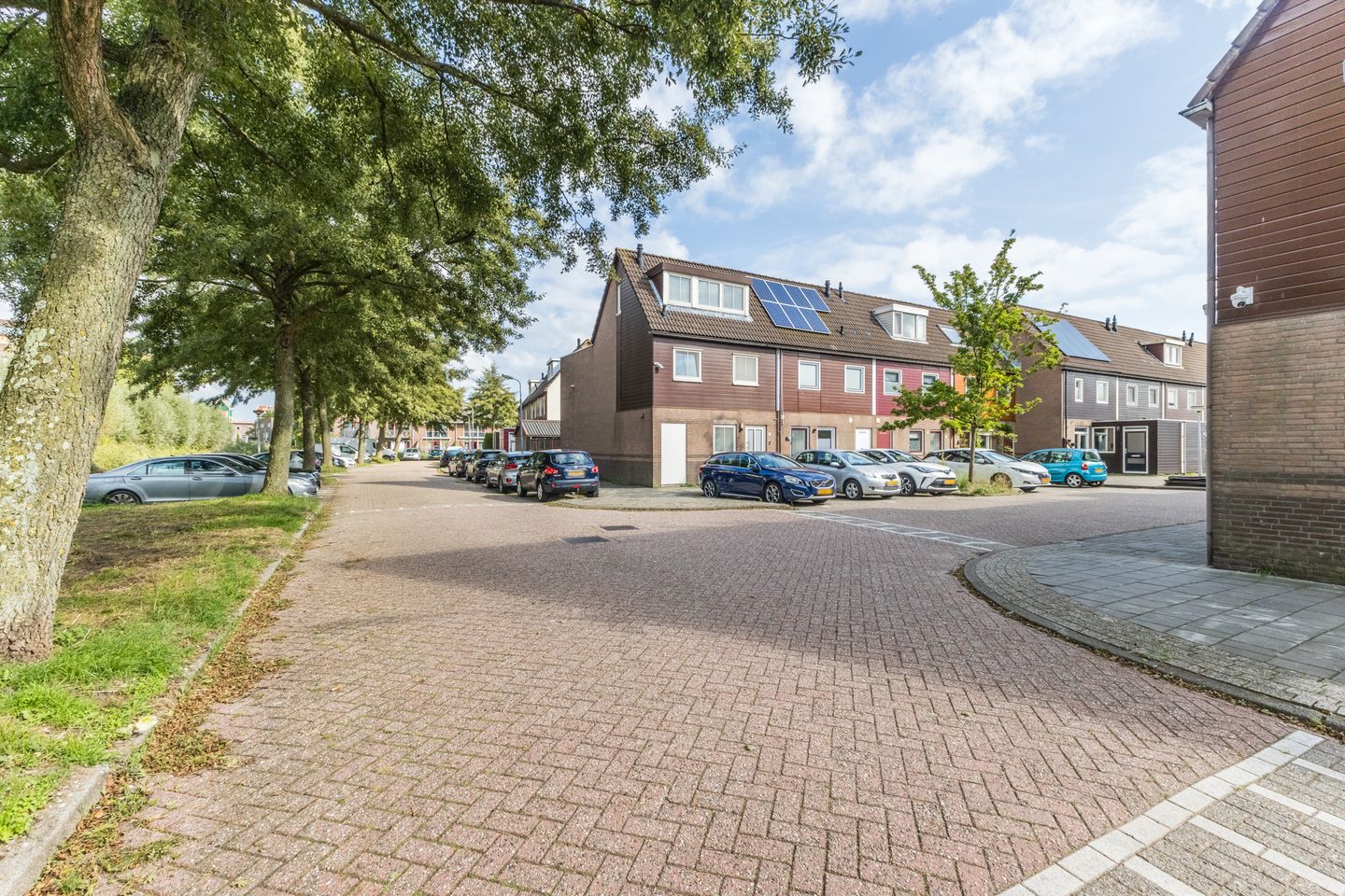 Photo 35 of Mahatma Ghandhihof 10