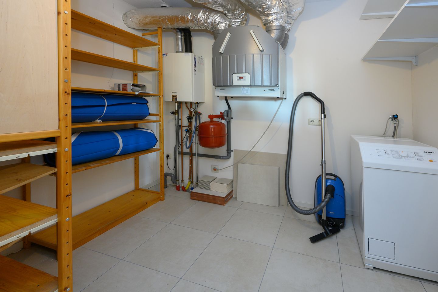 Foto 19 van Burgemeester Dekkerstraat 16