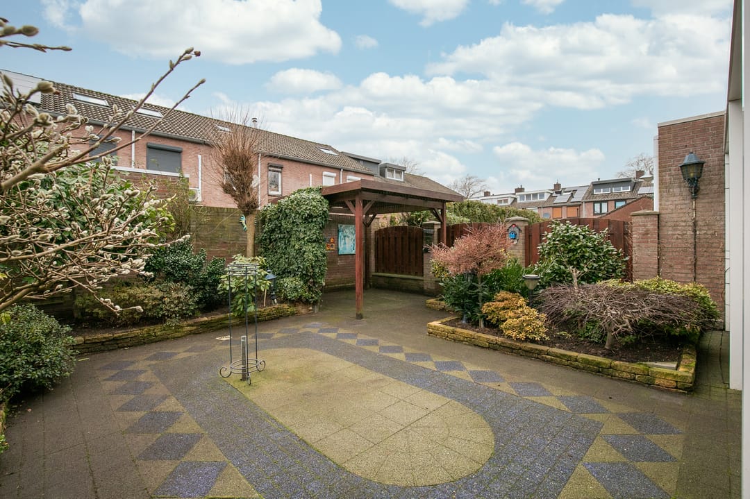 Photo 22 of Koempel 84