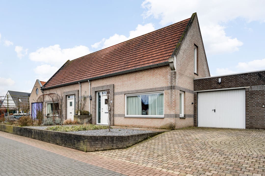 Photo 1 of Schoolstraat 44