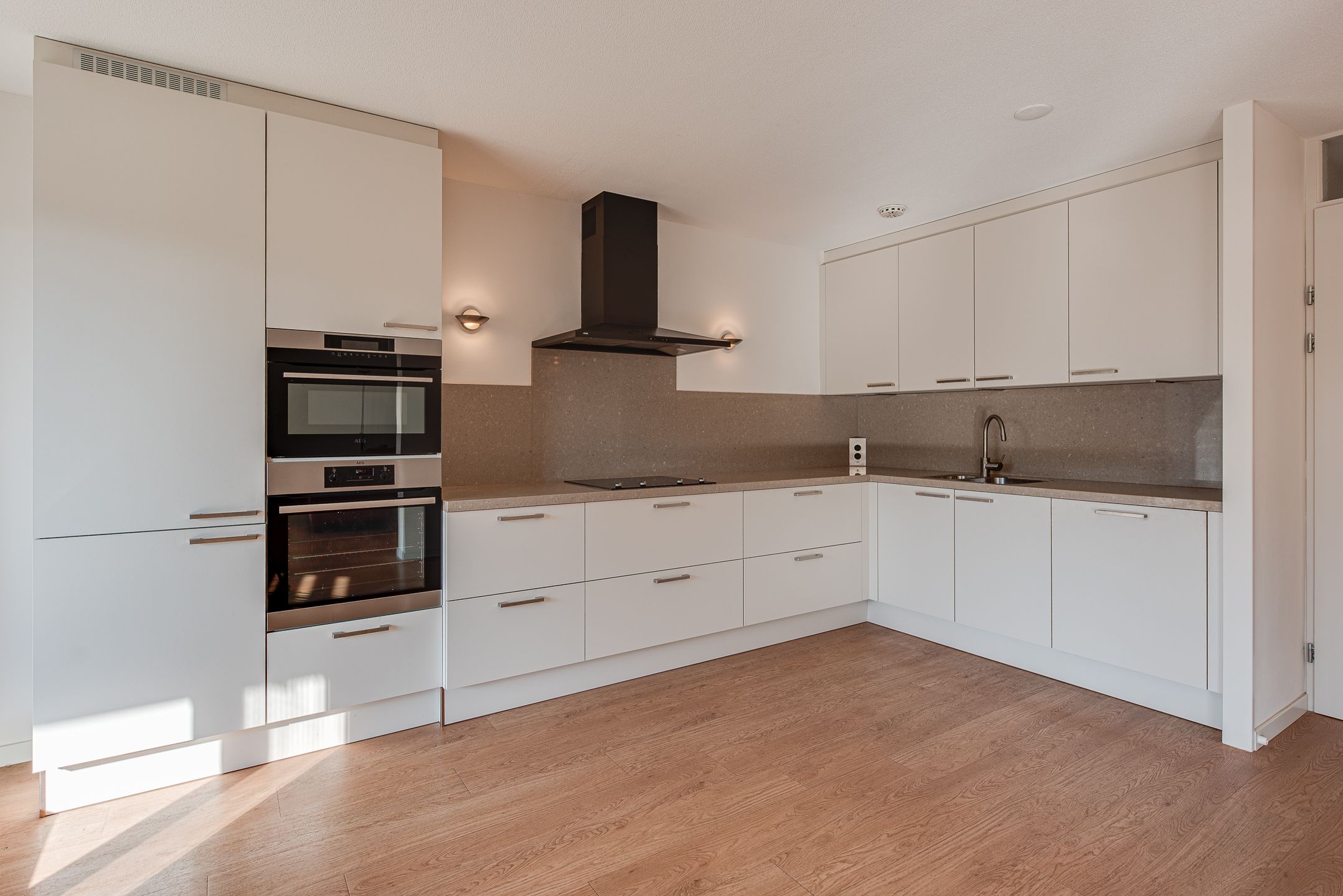 Photo 3 of Zeshoven 35