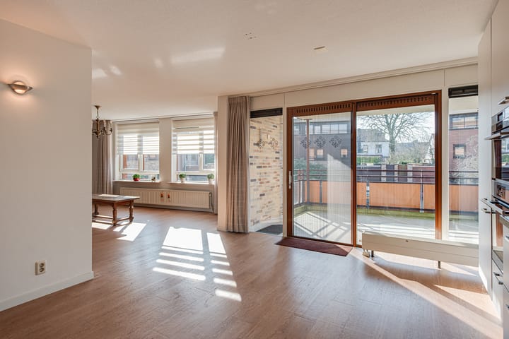 Photo 7 of Zeshoven 35