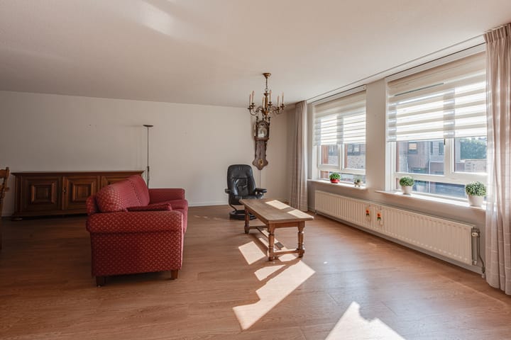 Photo 9 of Zeshoven 35