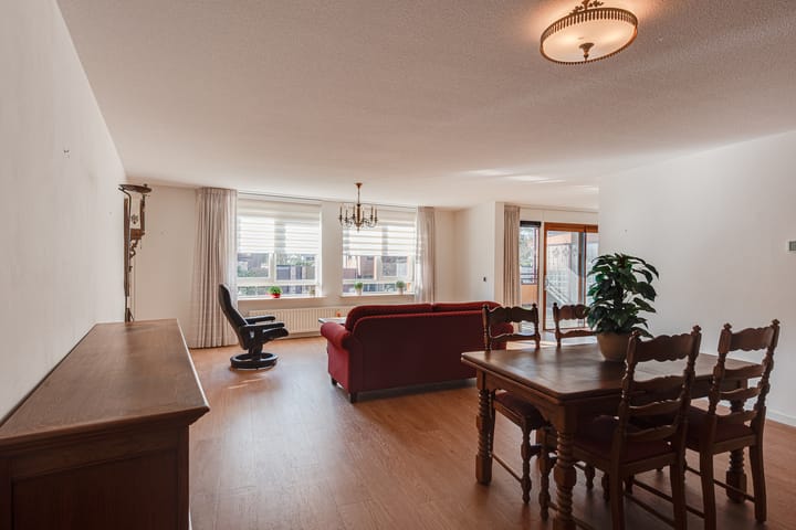 Photo 10 of Zeshoven 35