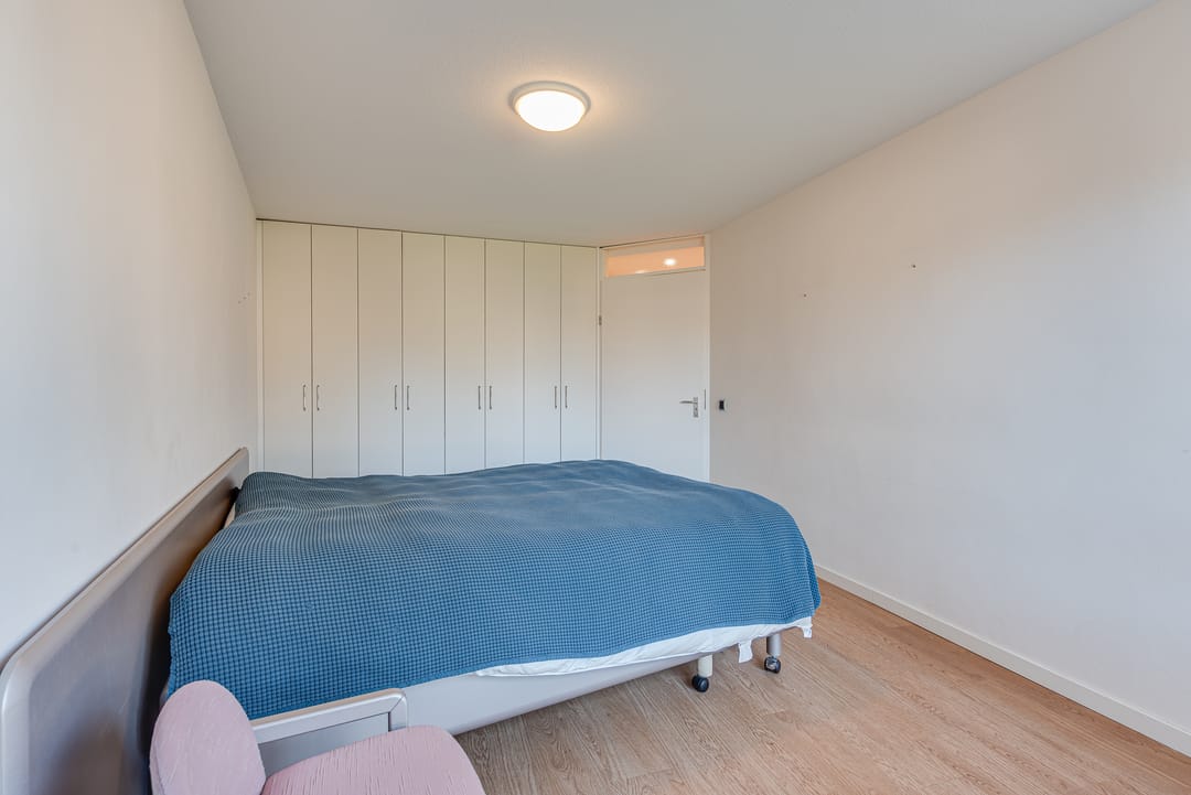 Photo 17 of Zeshoven 35