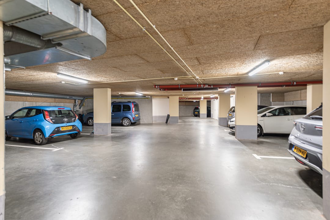 Photo 26 of Zeshoven 35