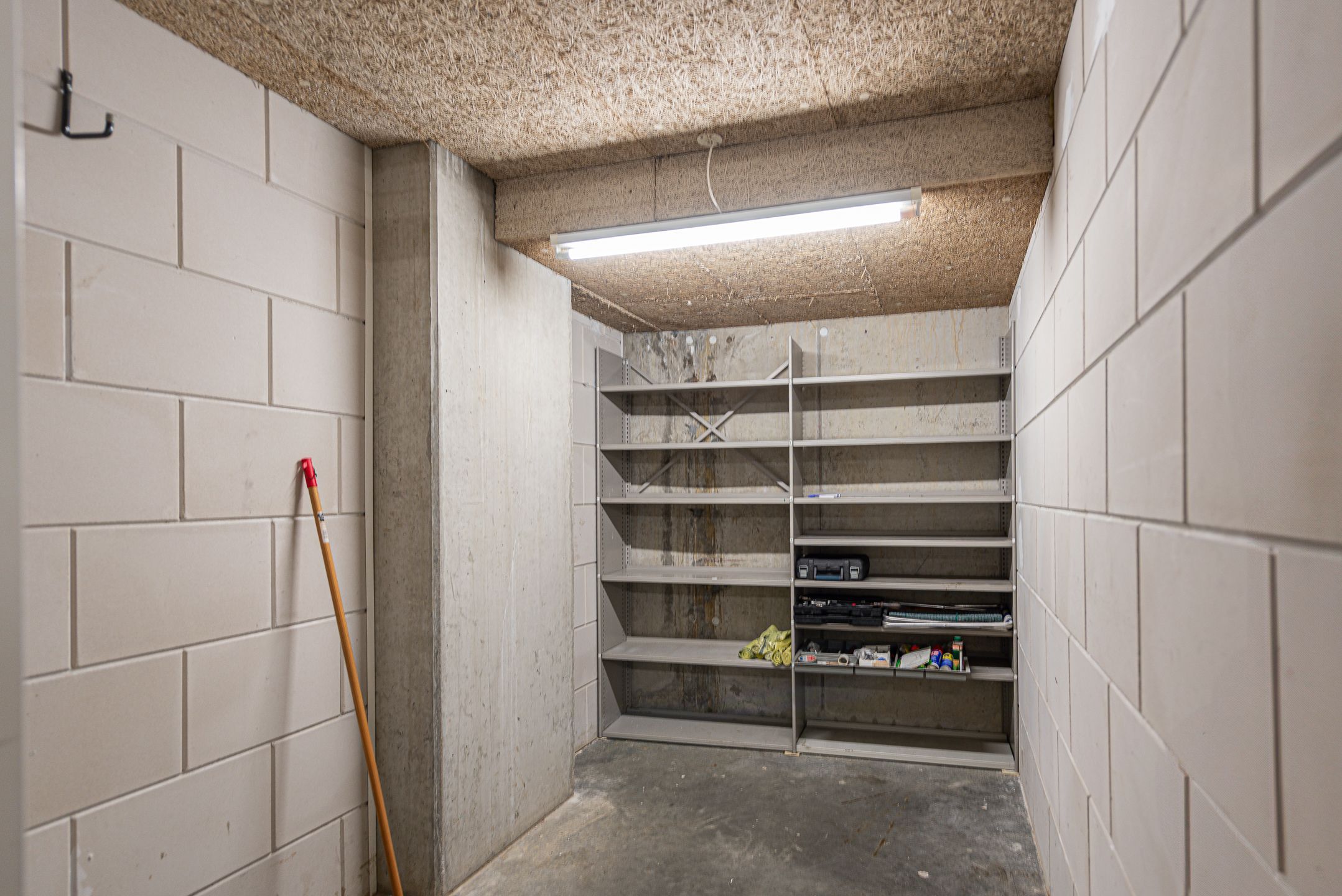 Photo 27 of Zeshoven 35