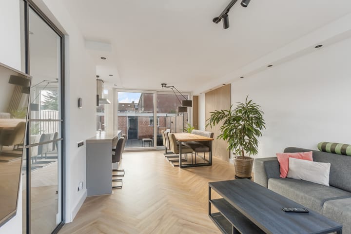 Foto 8 van Azaleastraat 15