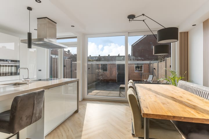 Foto 12 van Azaleastraat 15