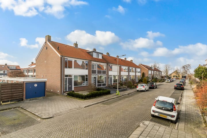 Foto 36 van Azaleastraat 15