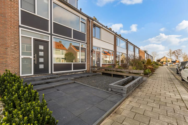 Foto 38 van Azaleastraat 15