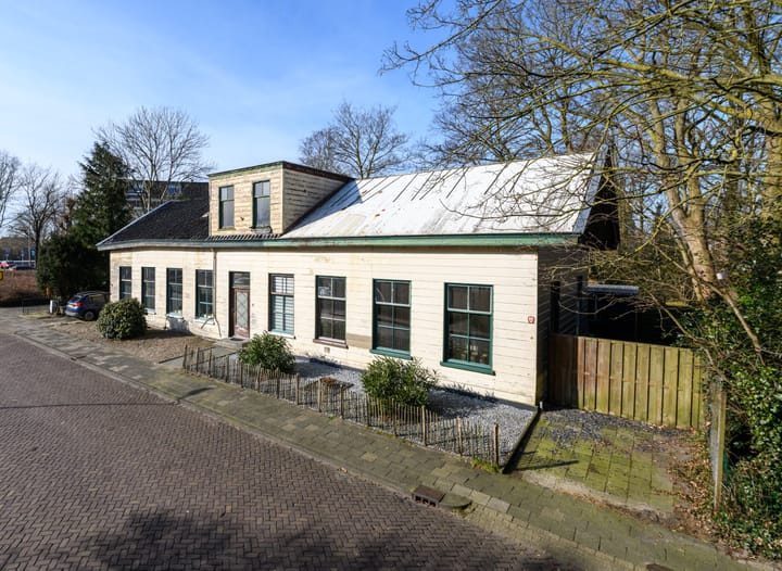 Stationsstraat 8