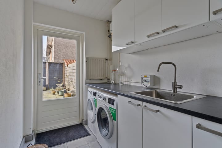 Photo 4 of Mr.J.C.Bührmannlaan 52